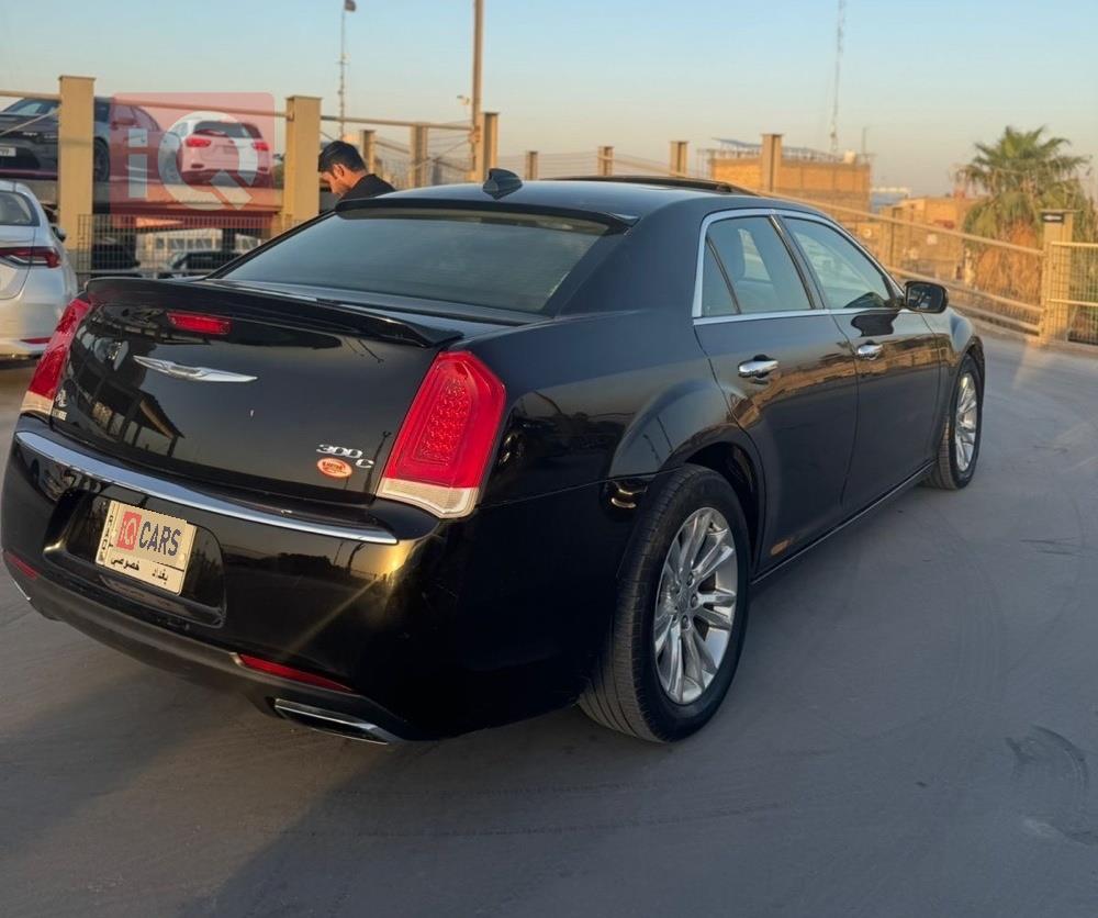 کرایسلەر 300